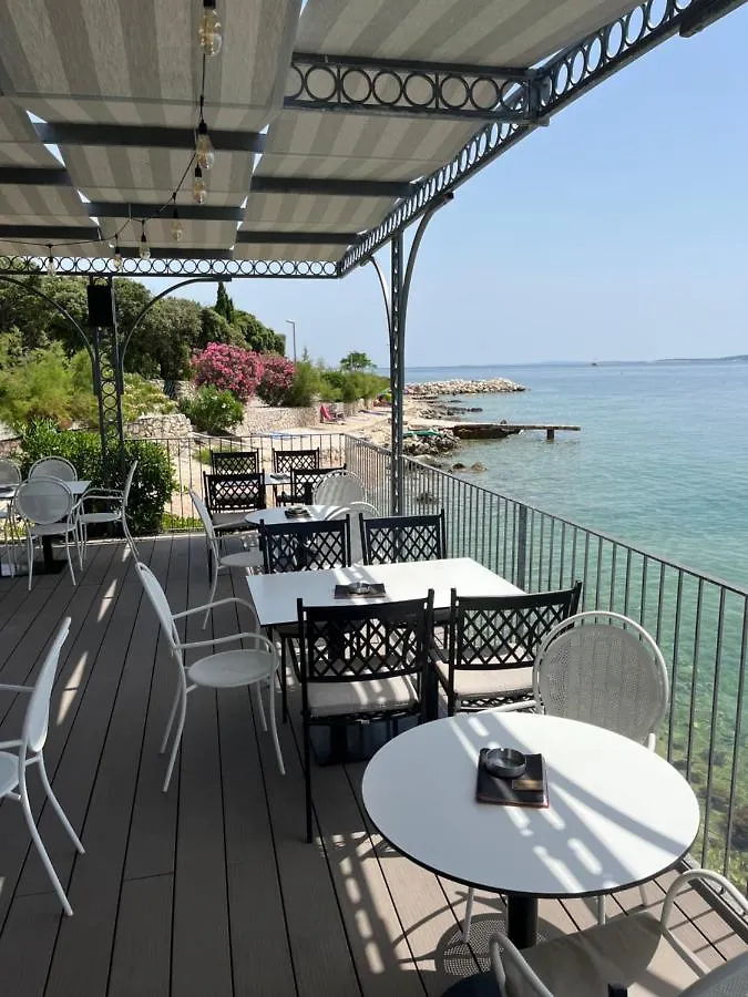 Maun Apartment Mandre Croatia